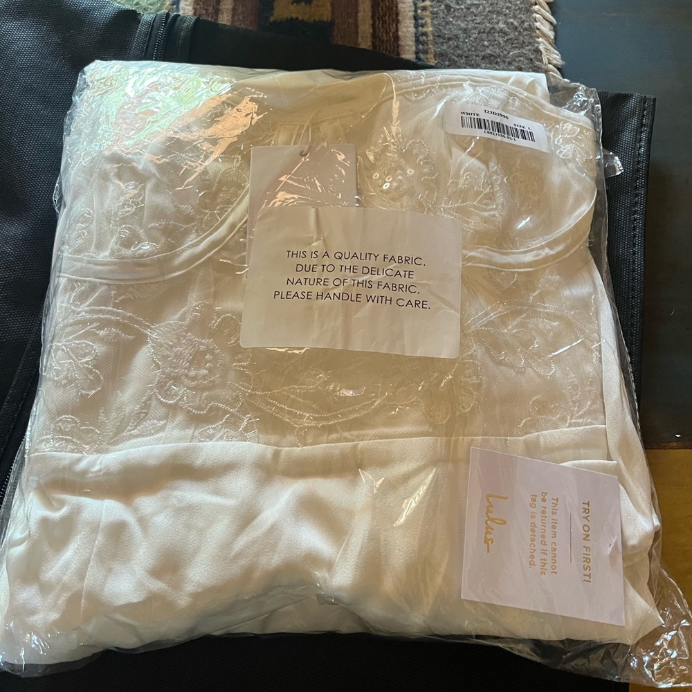 NWT Lulus Wedding dress - Picture 12 of 12